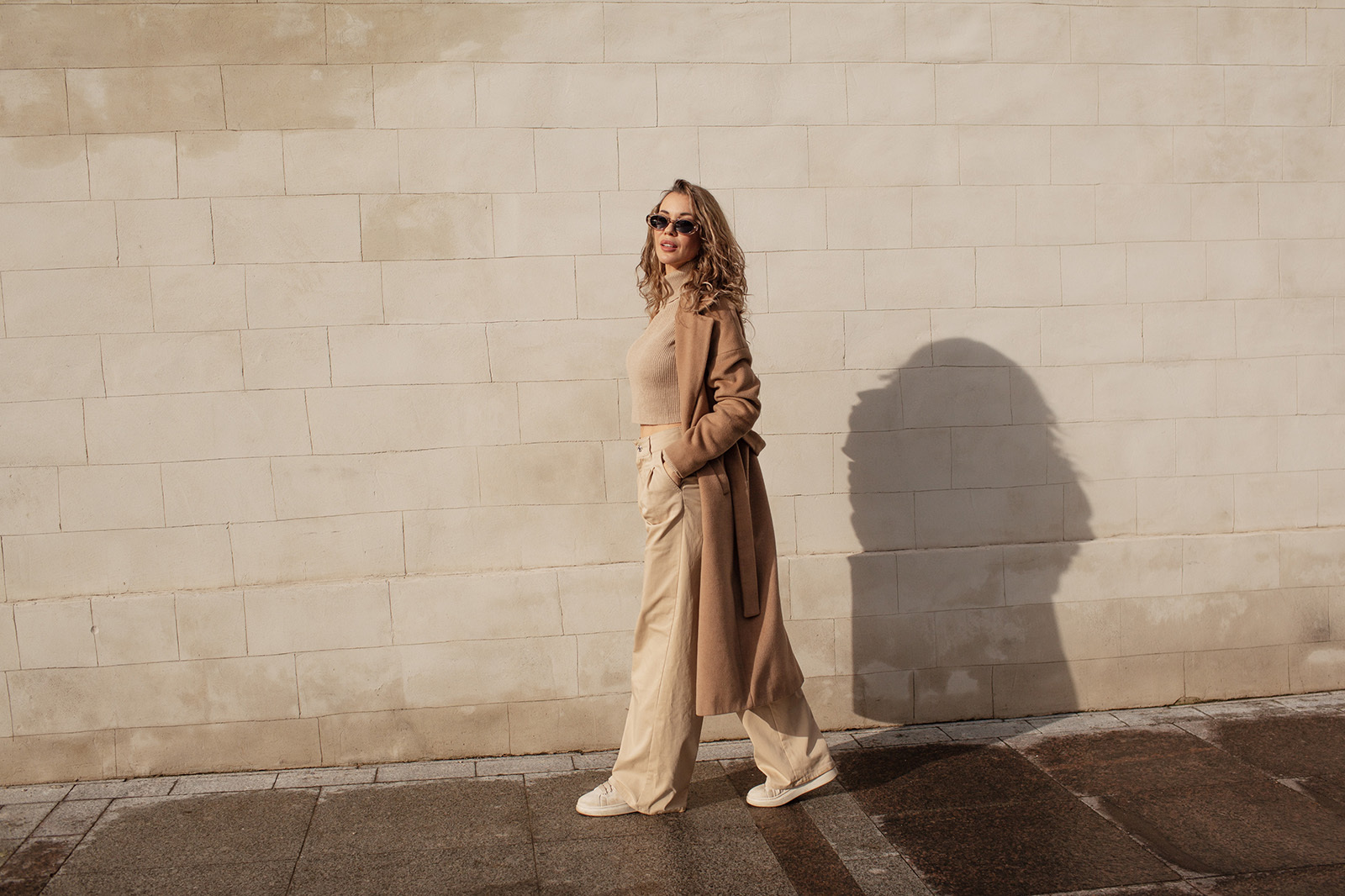 Pojedynek na materiały: wybór idealnego swetra na zimę